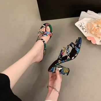 Летние современные тапочки из искусственной кожи на очень высоком каблуке, горячая распродажа 2023, женская обувь на квадратном каблуке, разноцветные неглубокие Сексуальные женские тапочки