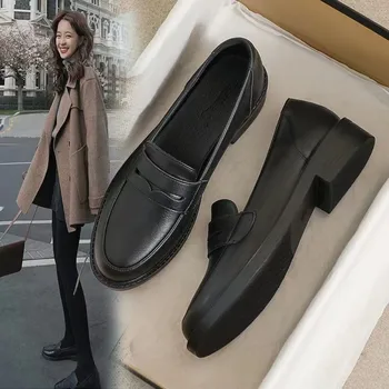 Новые маленькие кожаные туфли в британском стиле сезона весна-лето 2023, рабочая обувь на плоской черной толстой подошве, без шнуровки, без шнуровки